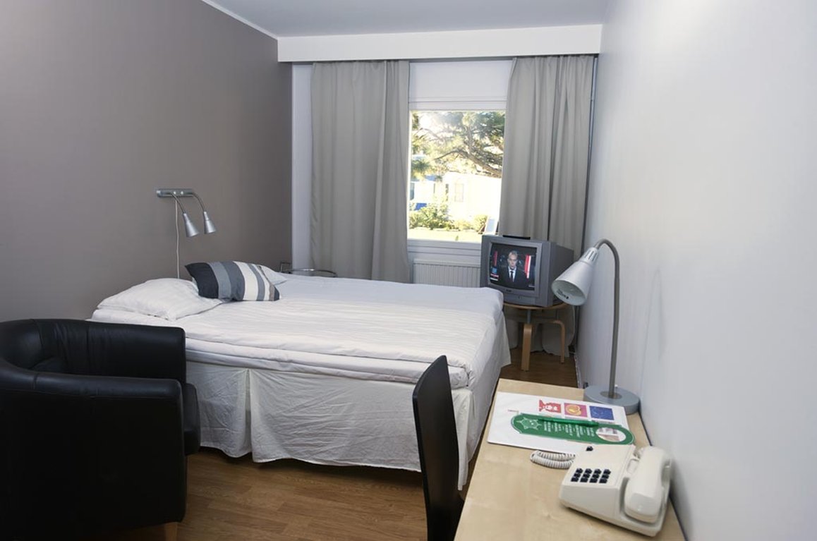 Apple Hotel 13/44