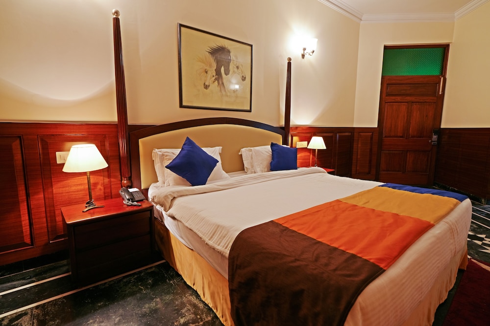 Welcomheritage Taragarh Palace 14/50