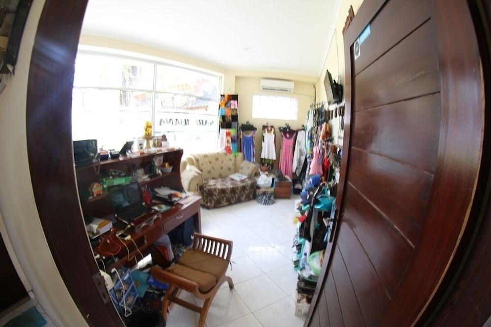 Sari Buana Bed Breakfast 51/62