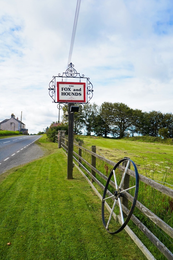 The Fox &amp; Hounds Hotel 28/36