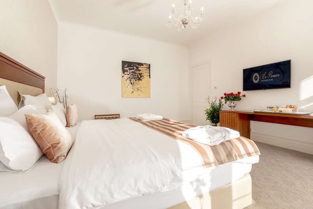 DELUXE, SUITE