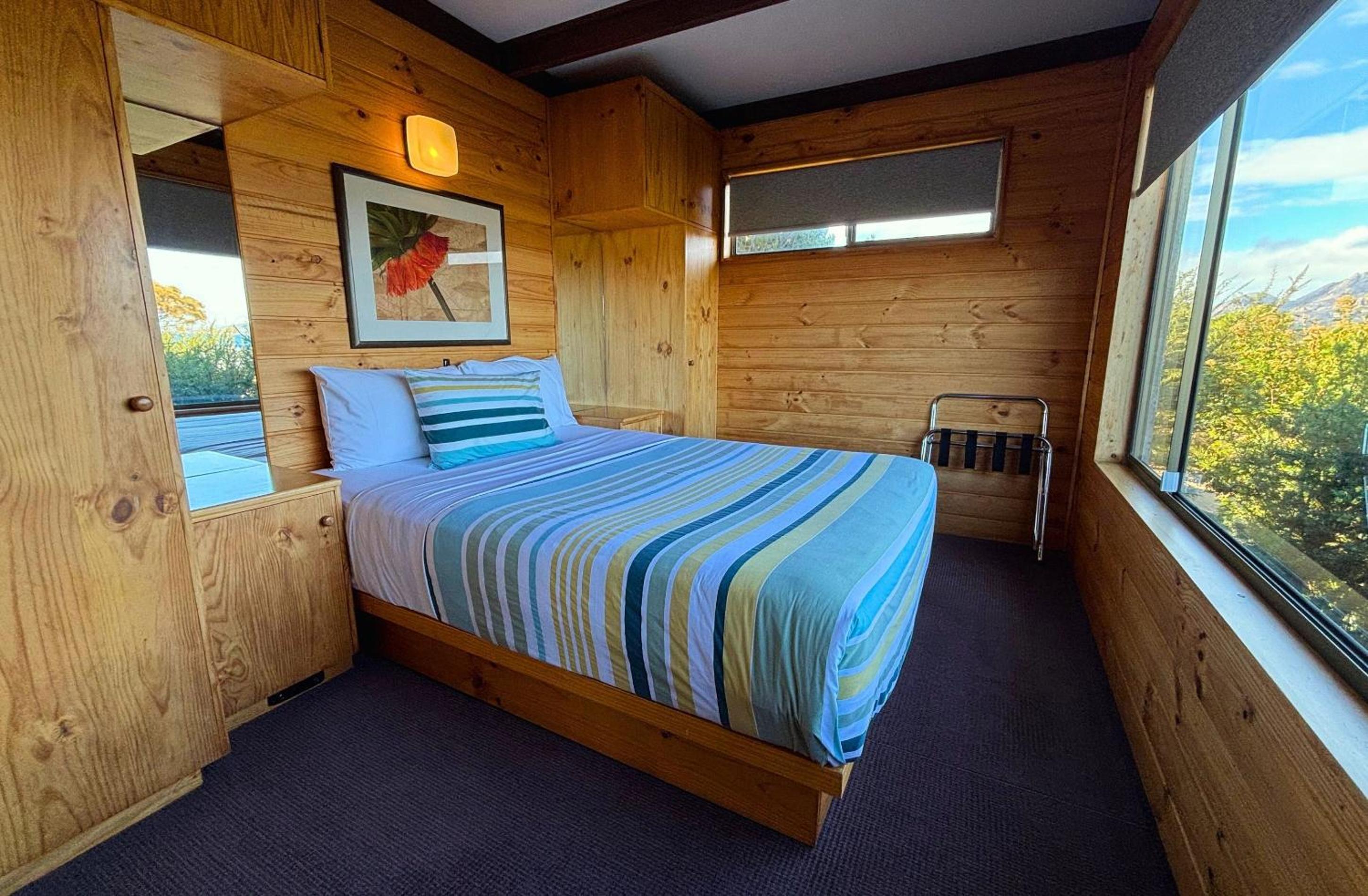 2 Bedrooms, Vintage, Chalet