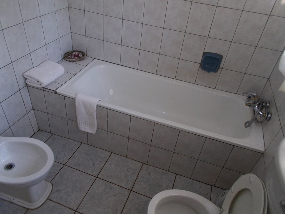 Wasingo Guest Inn 46/50