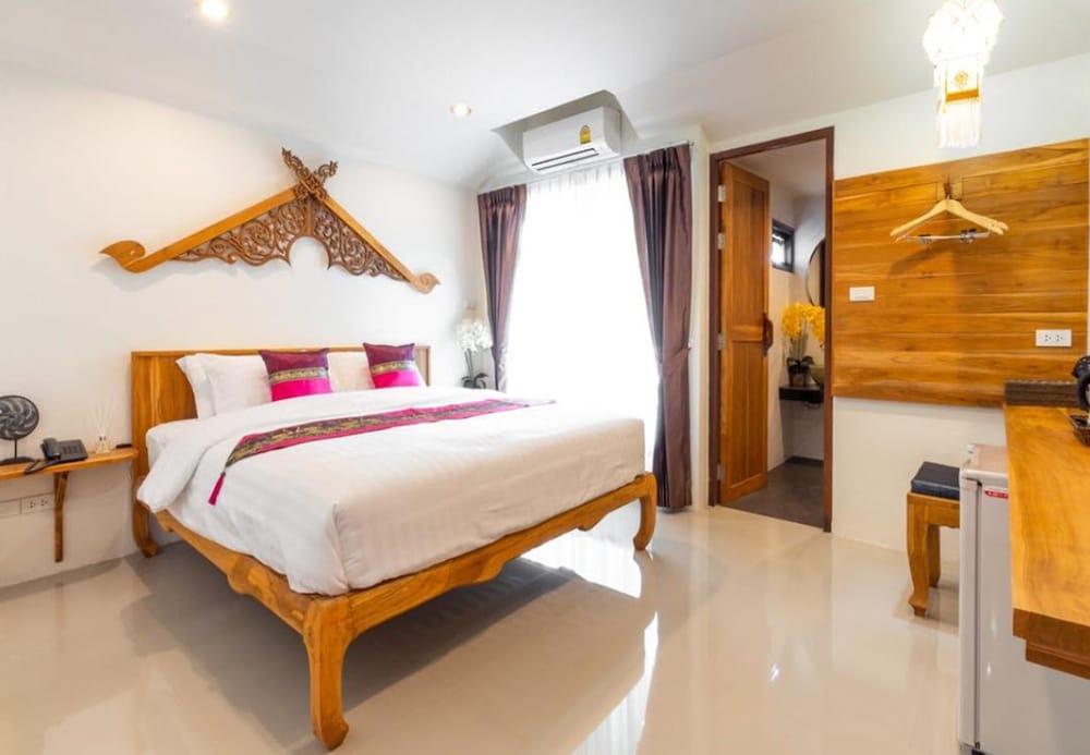 Anumat Premium Budget Hotel 11/22
