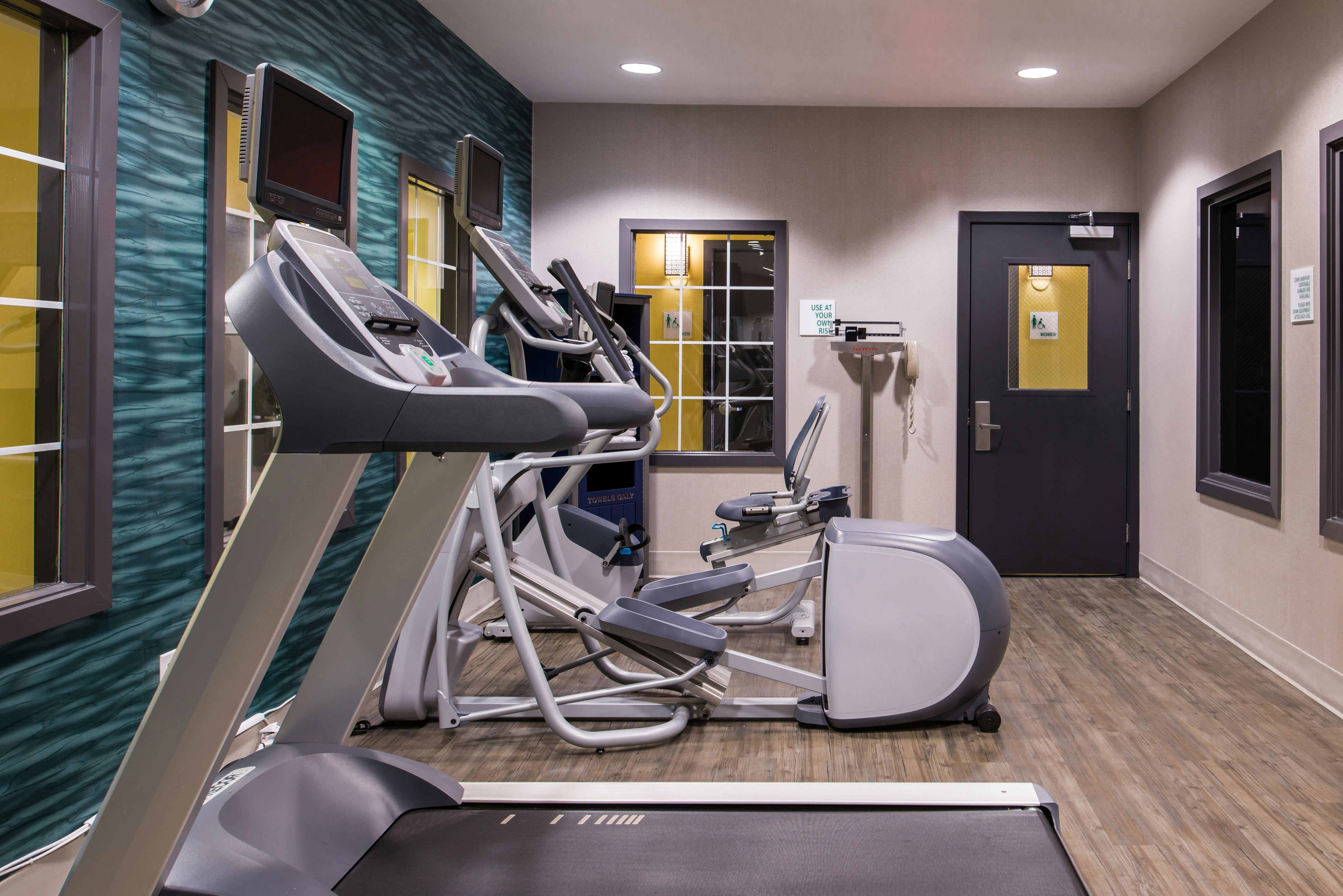 Holiday Inn Express Hotel And Suites Dallas Addison 7/25