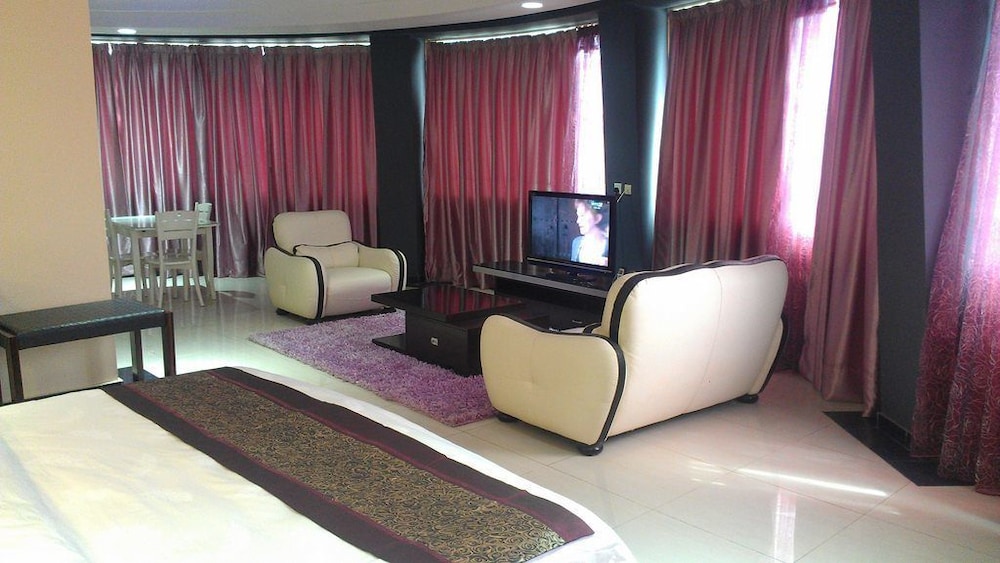 Sun Beach Hotel 33/50
