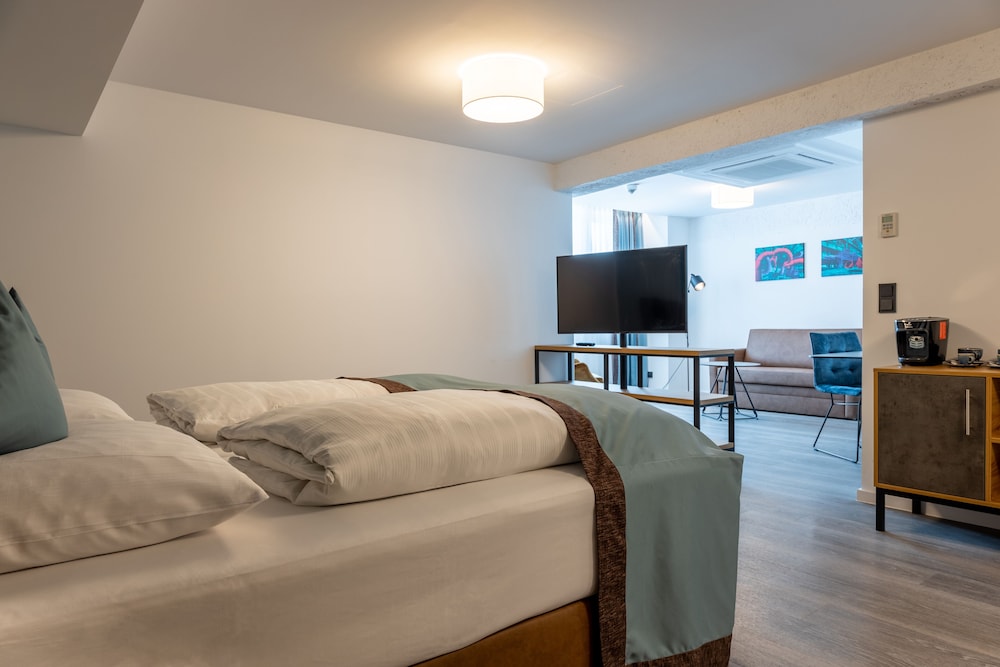 Trip Inn Living and Suites 19/42