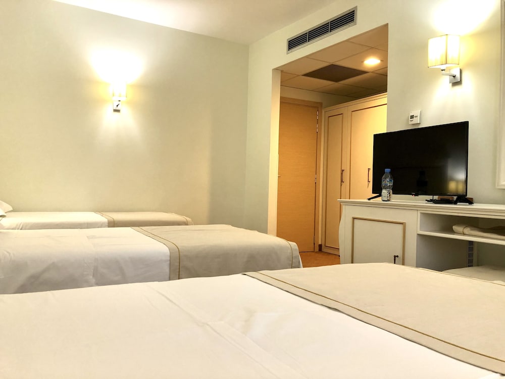 Fieri Hotel 37/77