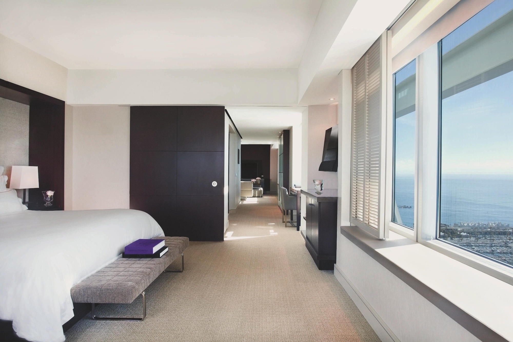 1 Bedroom, City, Suite, King Bed, Skyline View