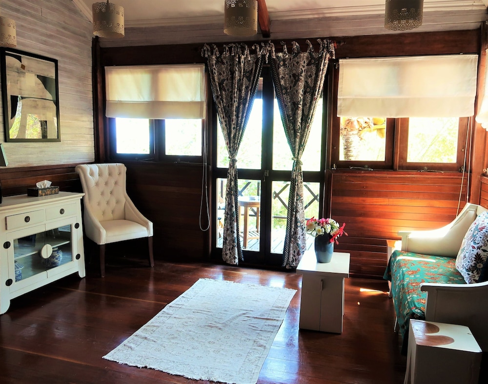 Breve Azurine Lagoon Retreat 11/50