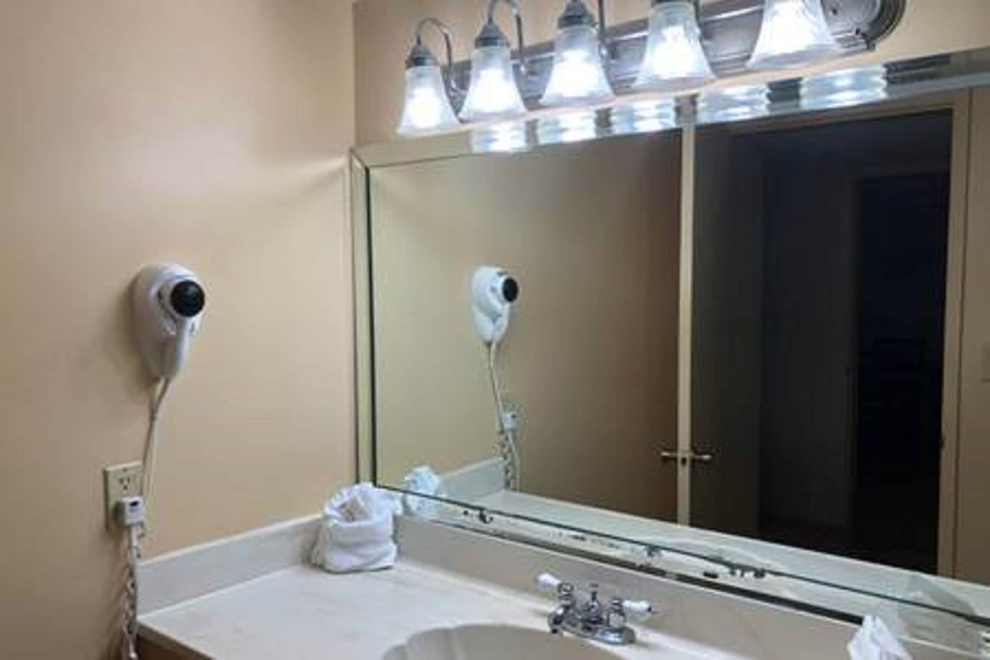 1 Bedroom, Deluxe, Suite, King Bed, Vacation Village At Bonaventure 10/10