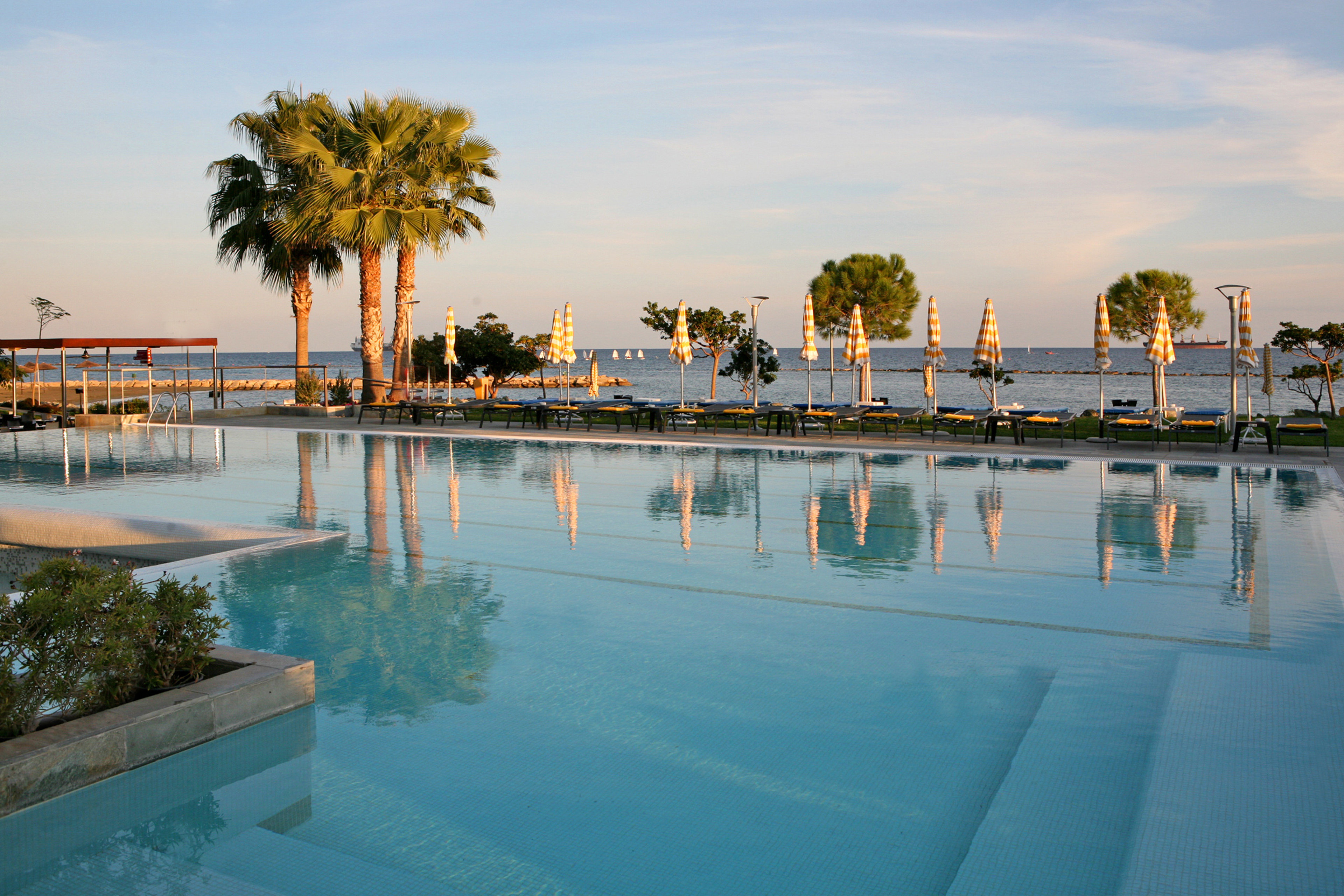Crowne Plaza Limassol 36/75