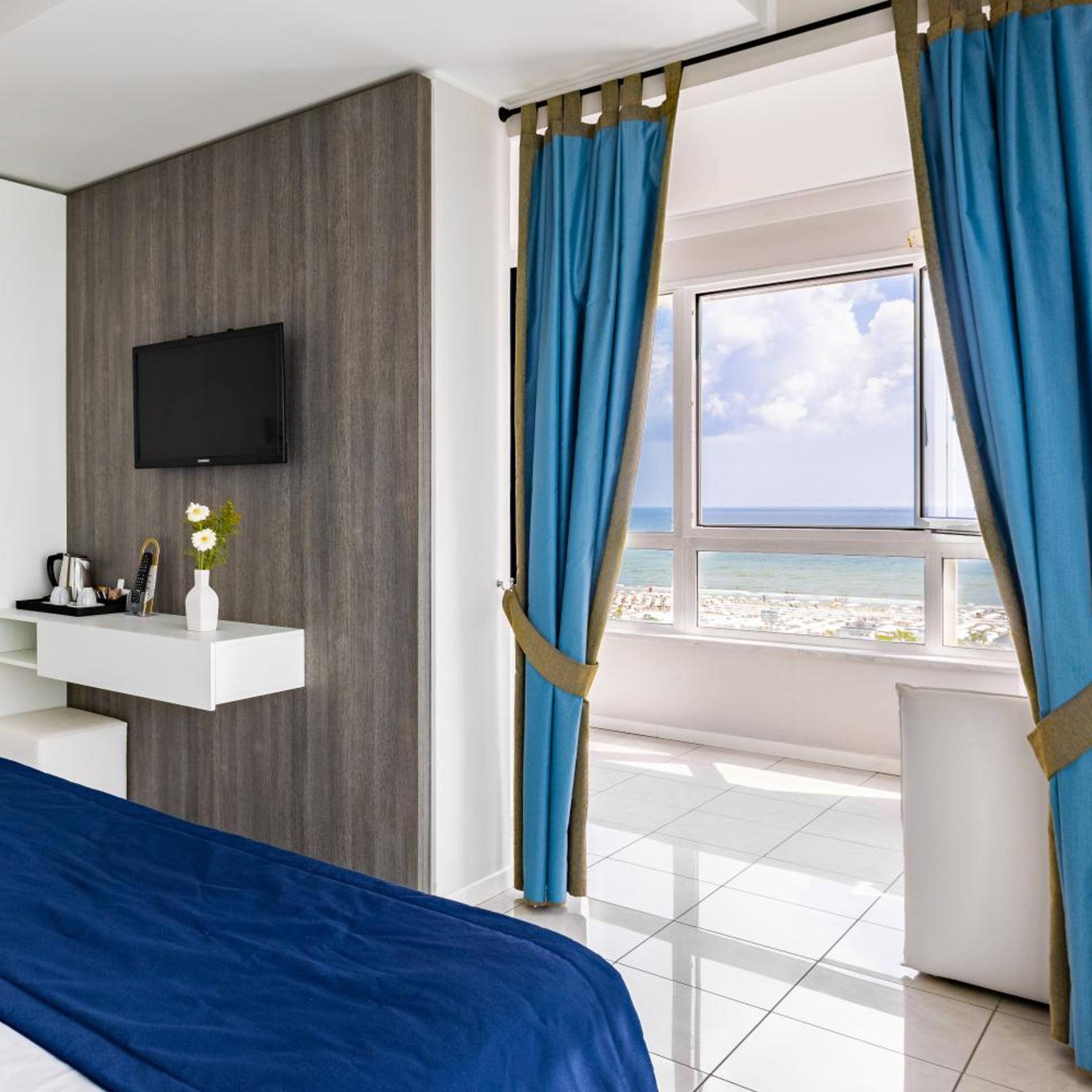 SUITE, SEA VIEW