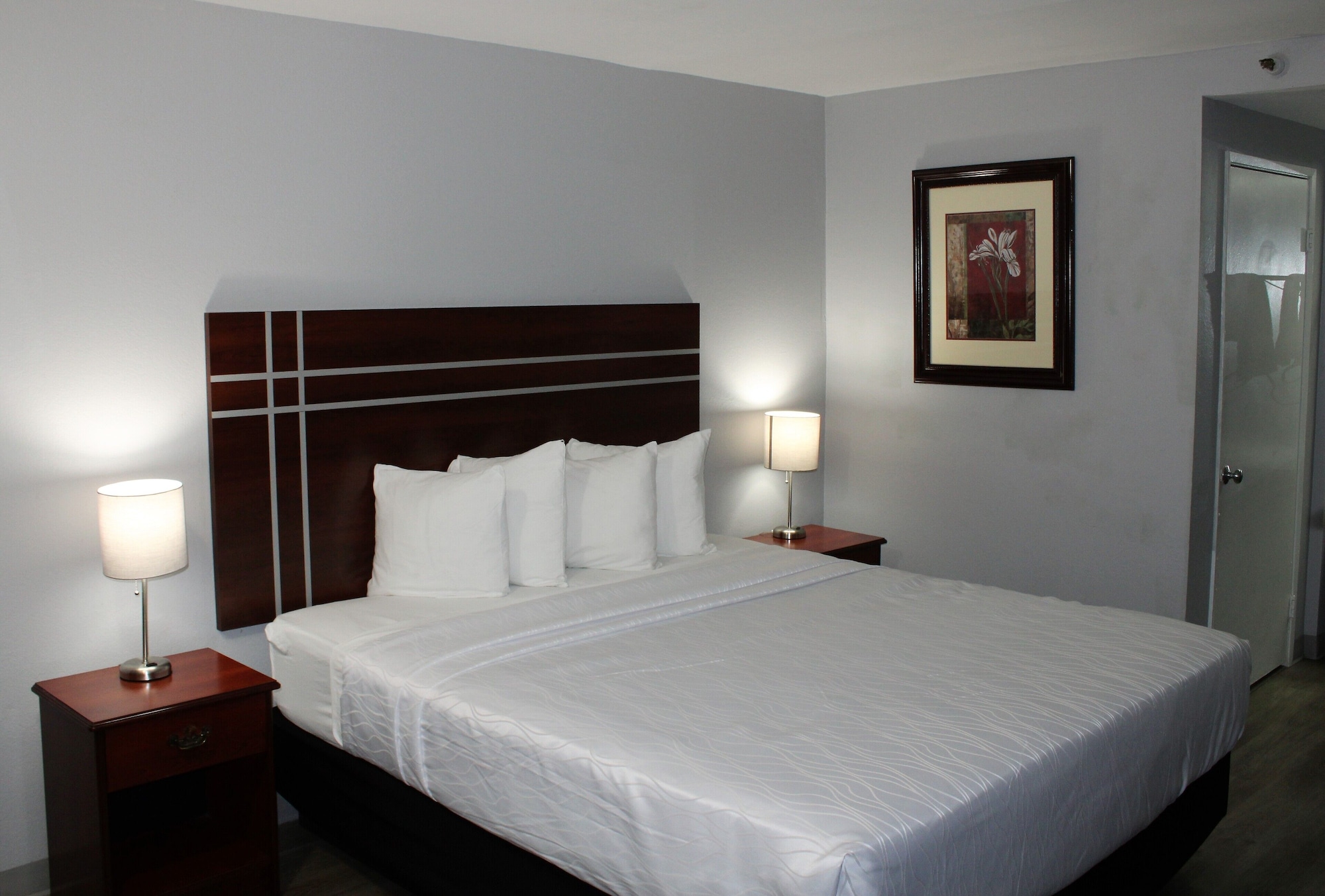 2 Bedrooms, Family Suite, 2 King Beds, 2 Bathrooms