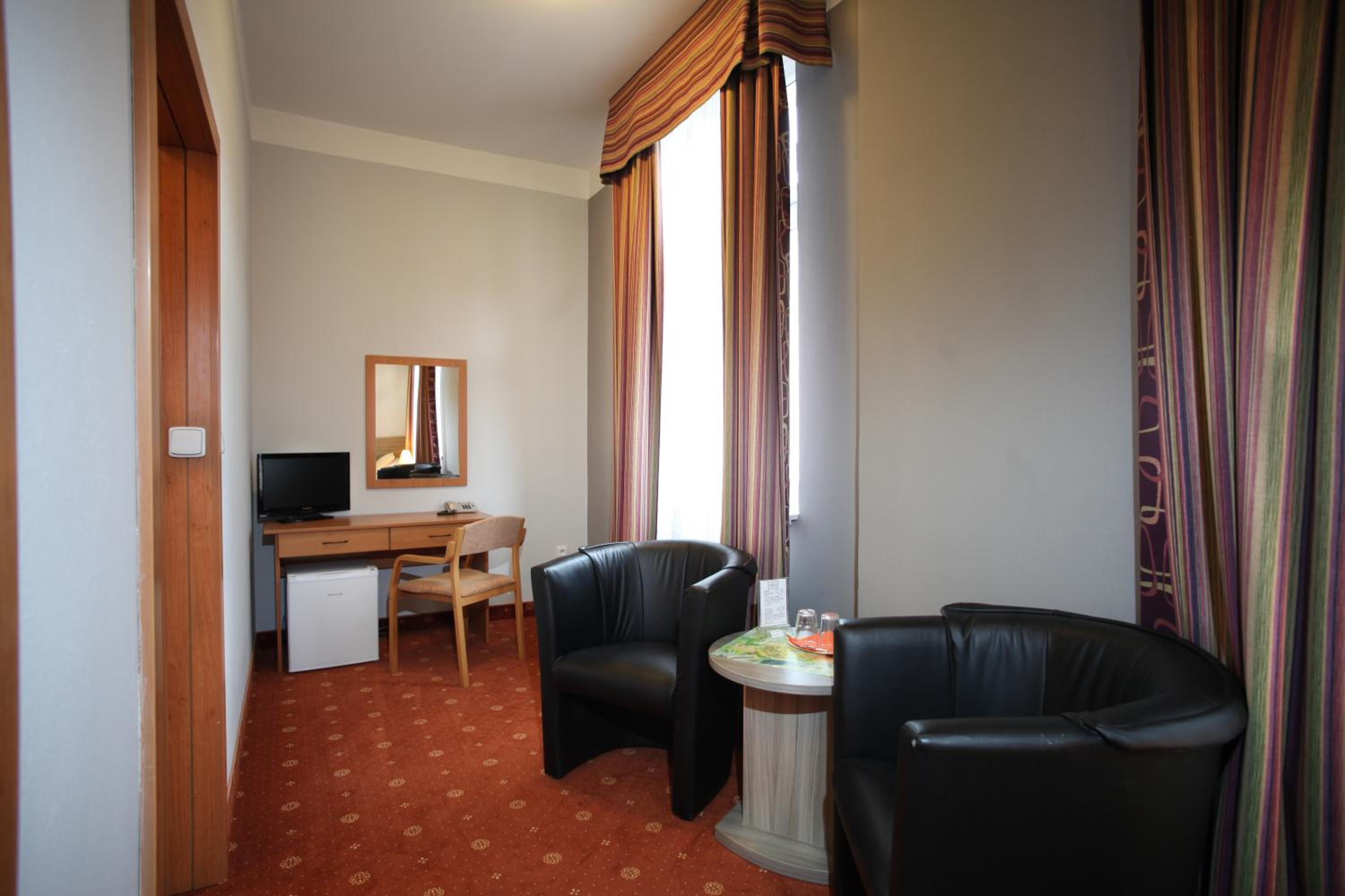 Paris Hotel 39/46