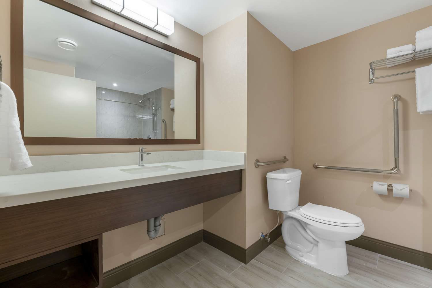 Best Western Plus Mission City Lodge 23/25