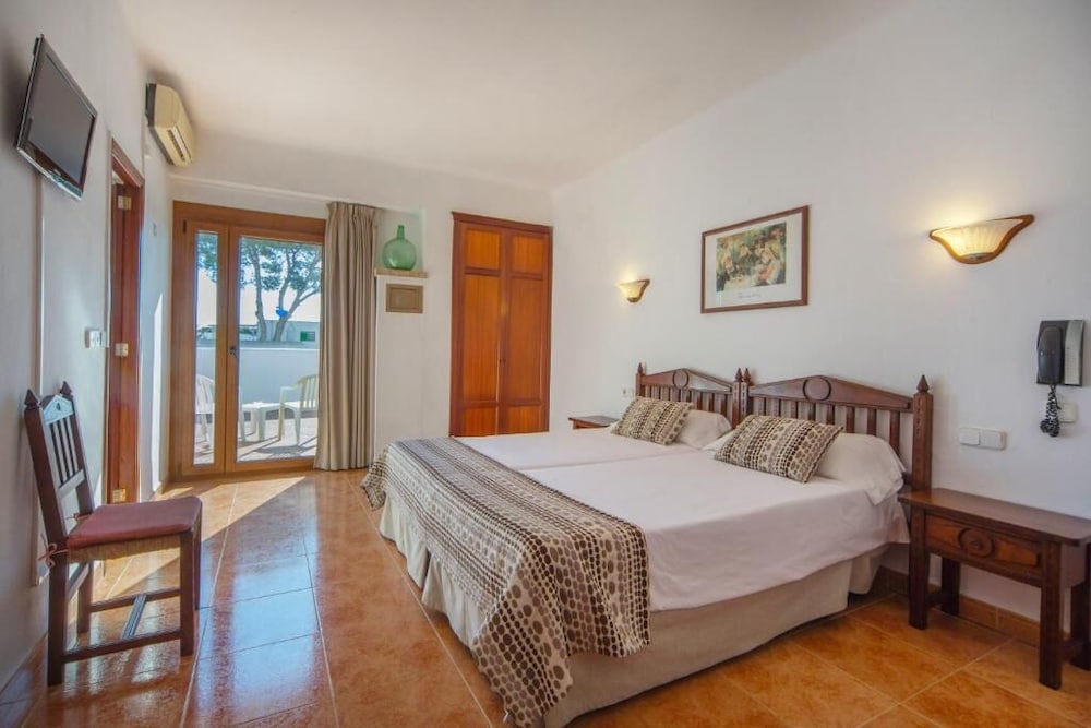 ROOM, DOUBLE OR TWIN BED, POOL VIEW, BALCONY