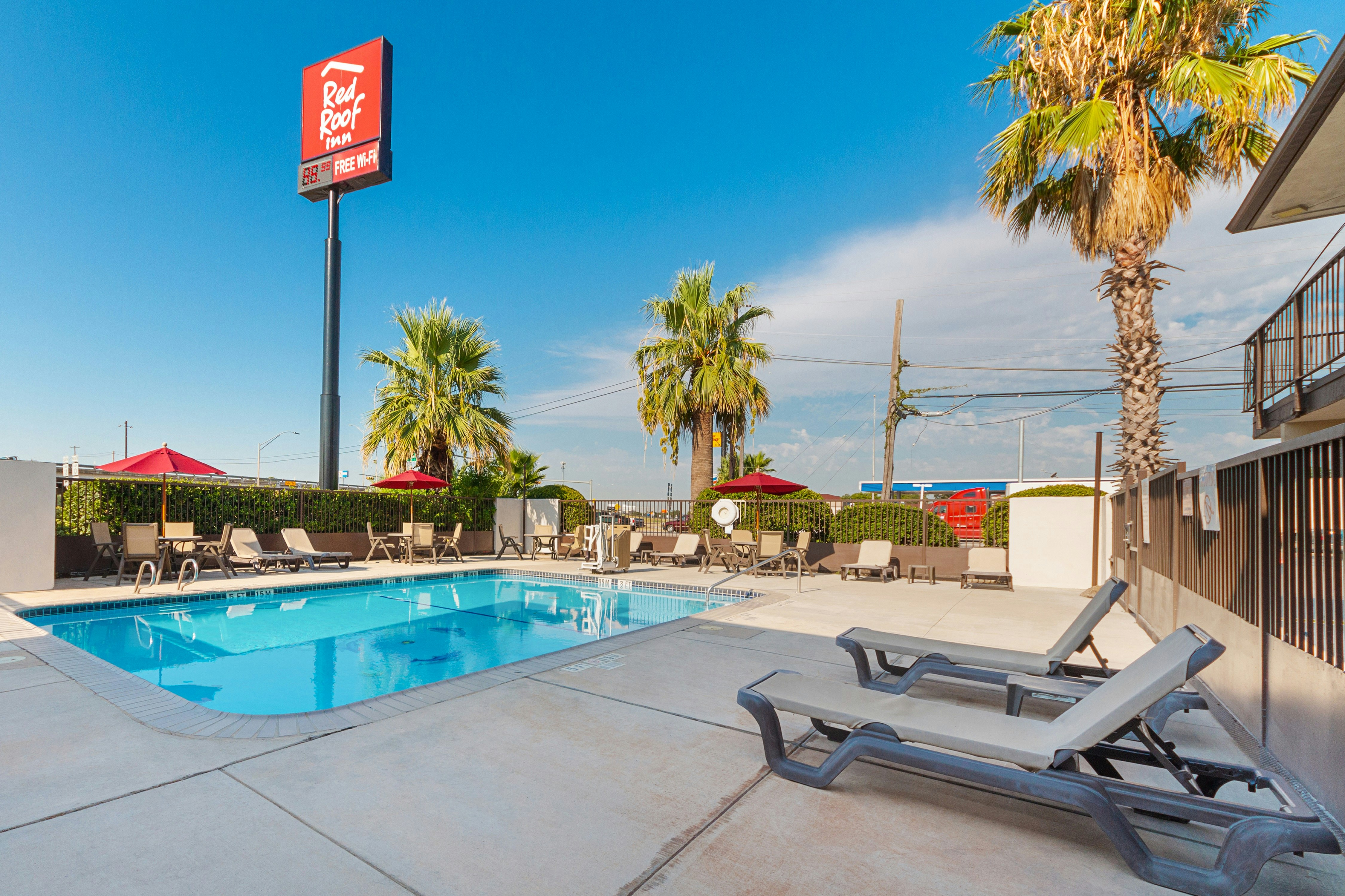 Red Roof Inn San Antonio E – Frost Bank Center 14/20