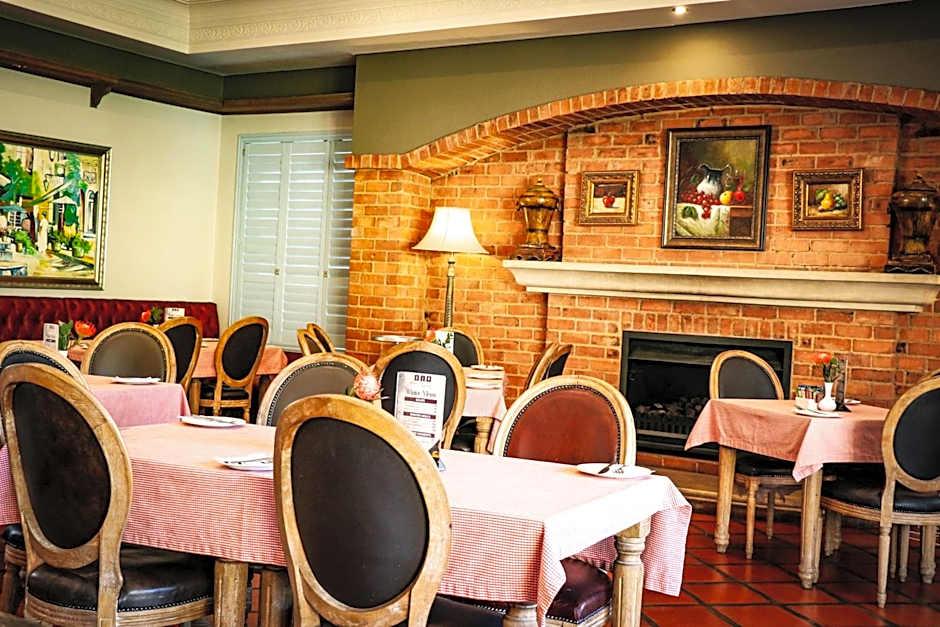 THREE RIVERS LODGE & VILLA ANNA SOPHIA 34/50