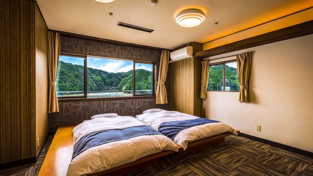 Yukai Resort Premium Koshinoyu 15/50