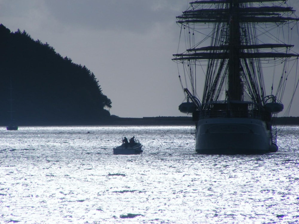 The Maritime Bantry 11/48
