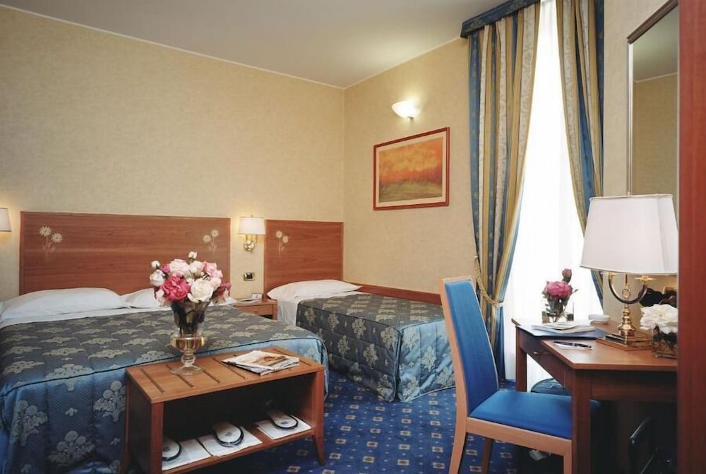 Hotel Dieci 17/66