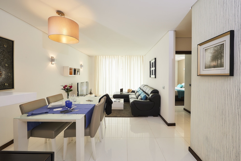 RK Suite Hotel 8/44