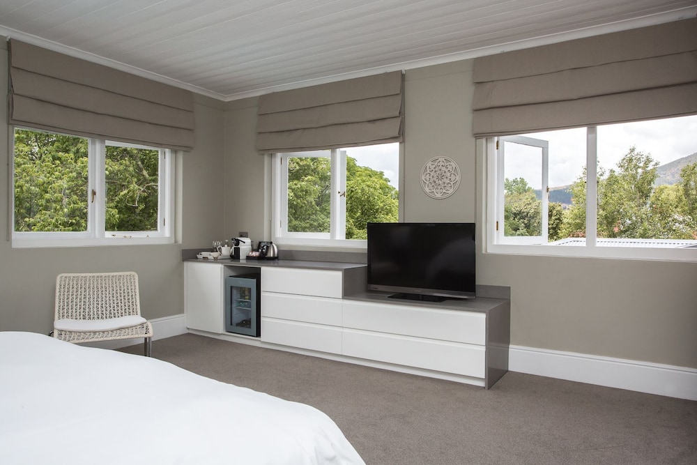 Summerwood Guest House 4/44