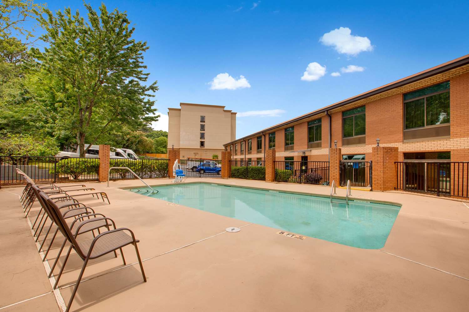 Clarion Pointe Atlanta Airport College Park 5/26