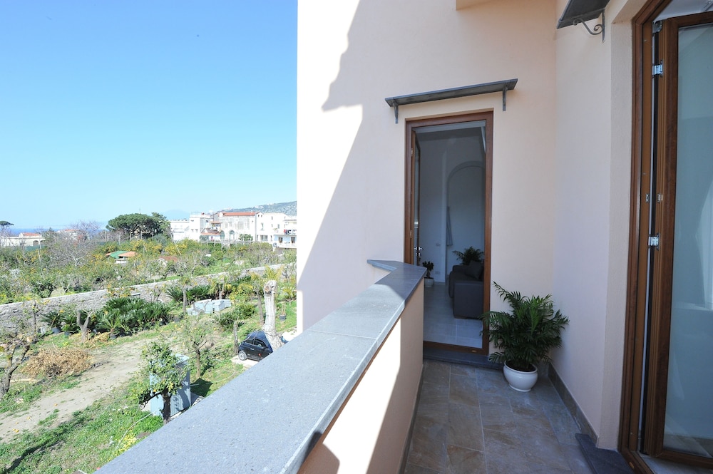Sorrento Bay 57/63