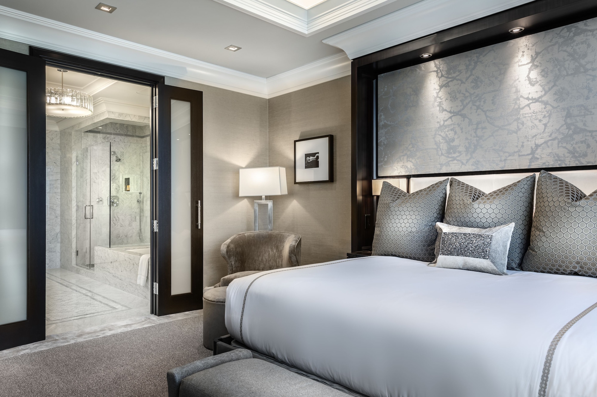 Residential, Suite, King Bed