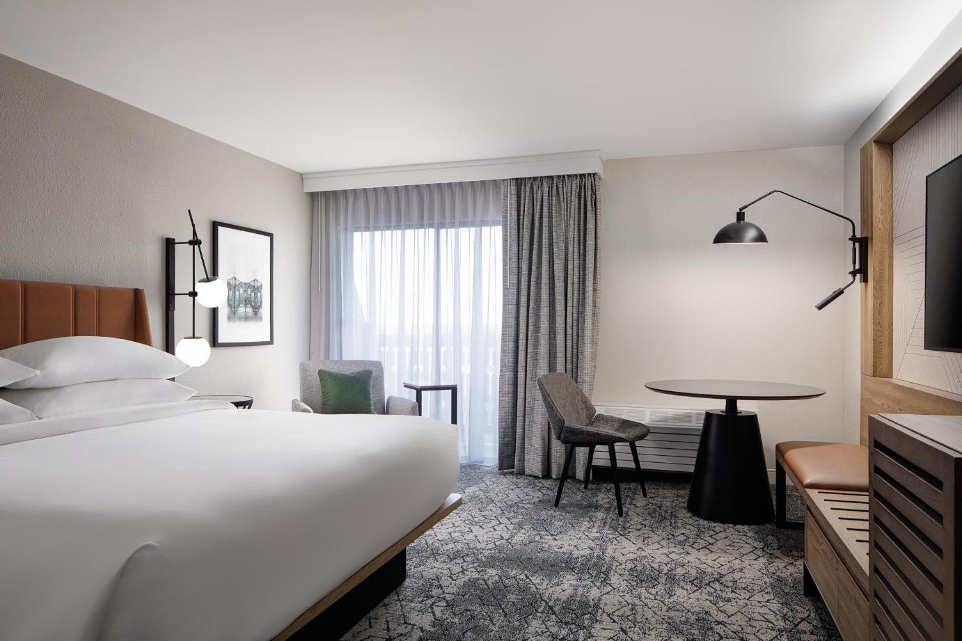 Guest Room, King Bed, Concierge Level