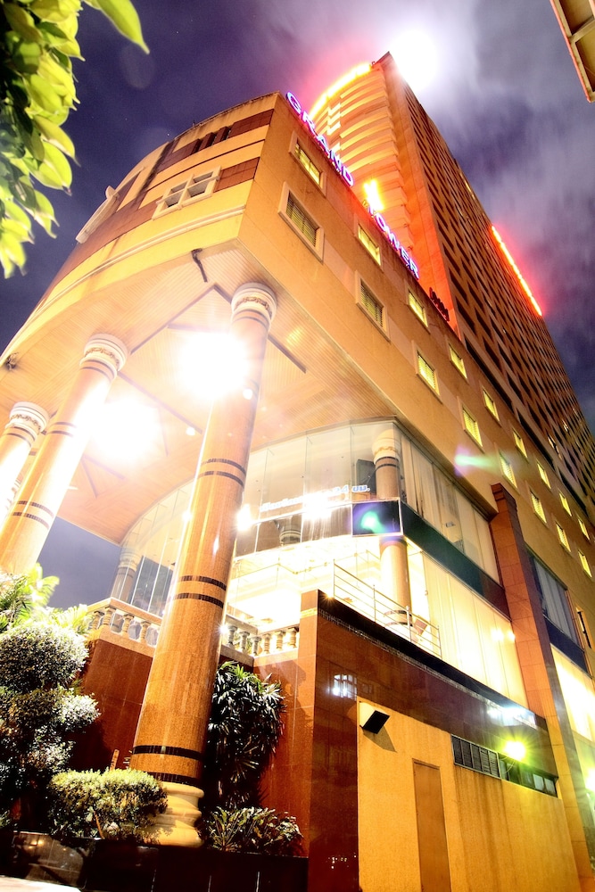 Grand Tower Inn Rama VI in BANGKOK