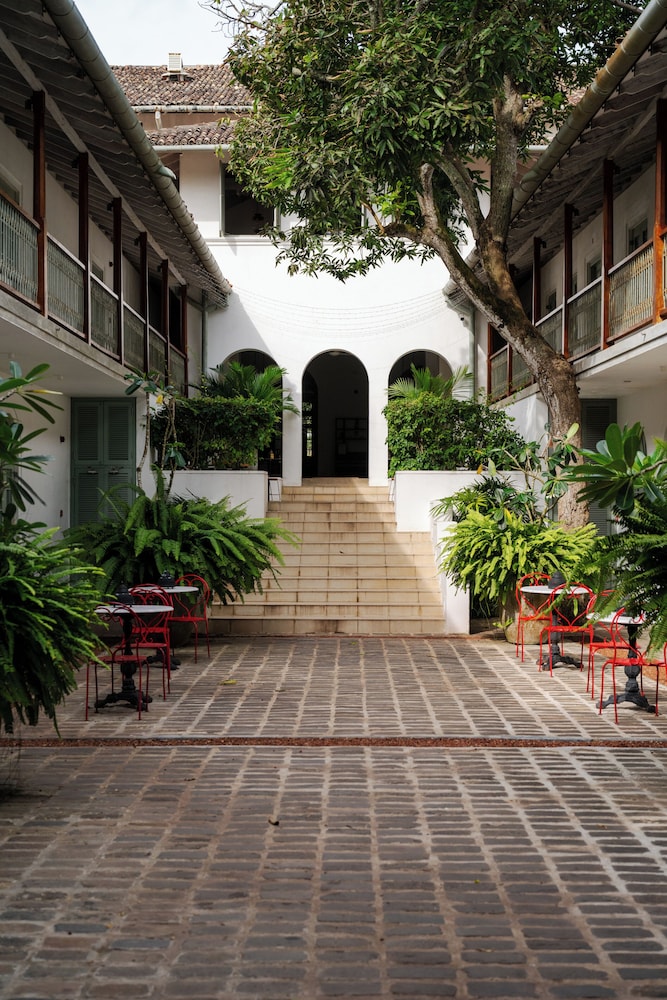 Fort Bazaar 36/48
