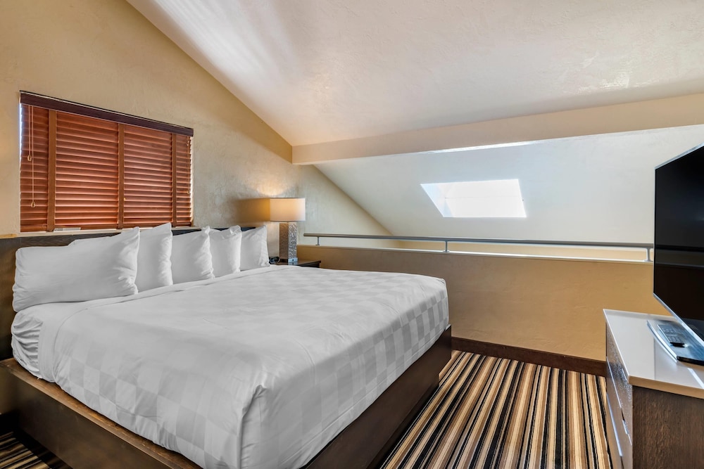 Lincoln Sands Oceanfront Resort, Ascend Hotel Collection 32/69