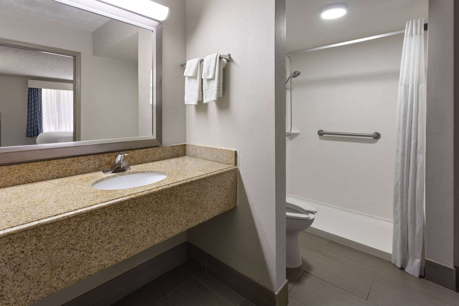 Days Inn by Wyndham Douglasville-Atlanta-Fairburn Road 18/20