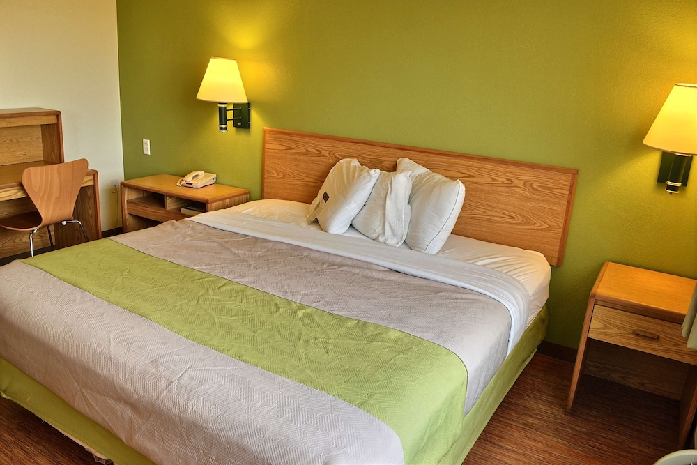 Motel6 Billings, MT - North 21/50