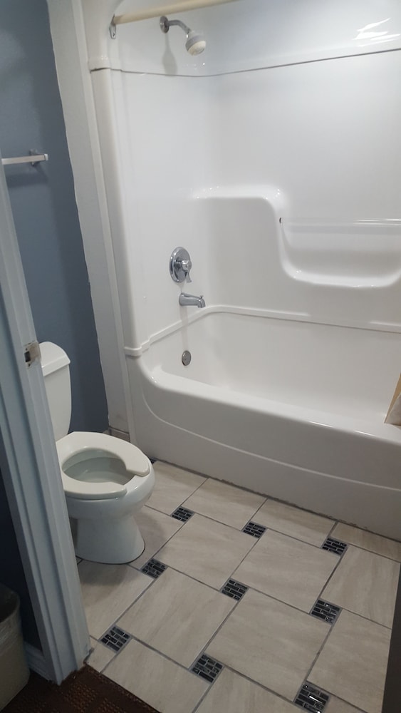 Standard, Queen Bed, Travel Inn 2/2