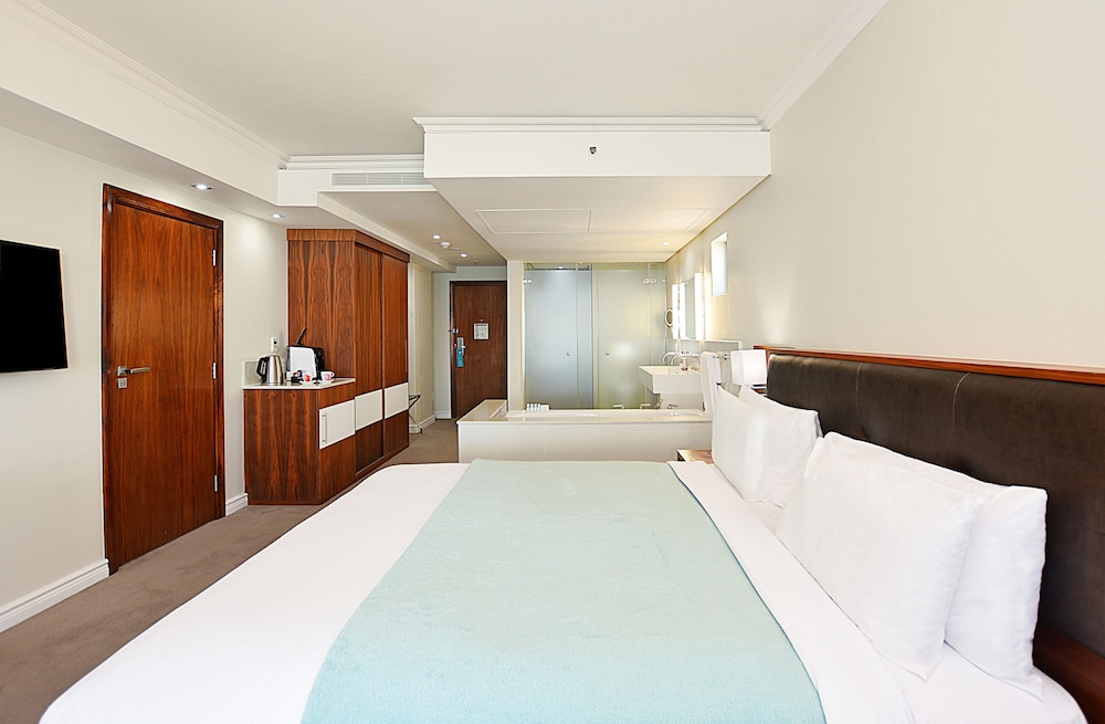 Blaauwberg Beach Hotel 13/100