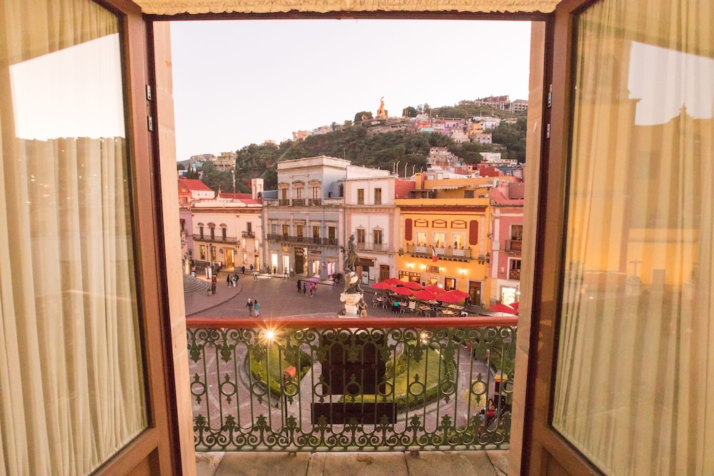 Hotel de la Paz 6/51