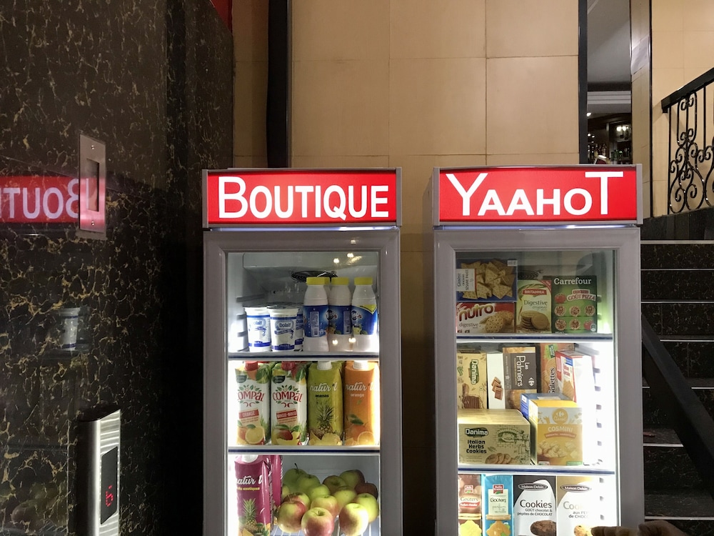 YaahoT Hotel 2/50