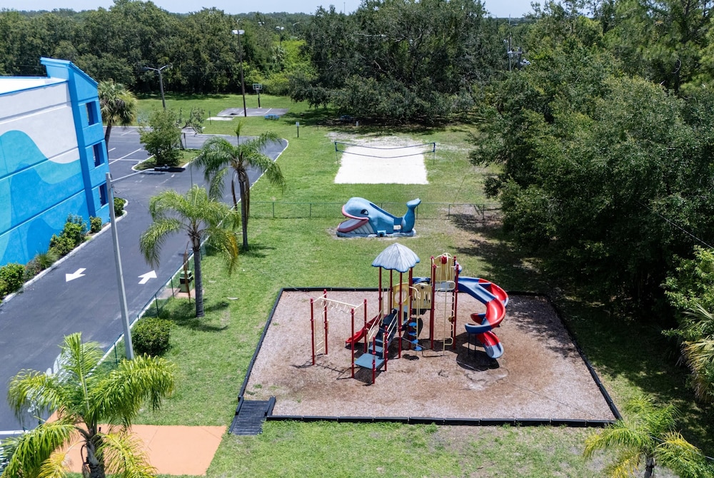 Ramada by Wyndham Hotel & Water Park 35/67