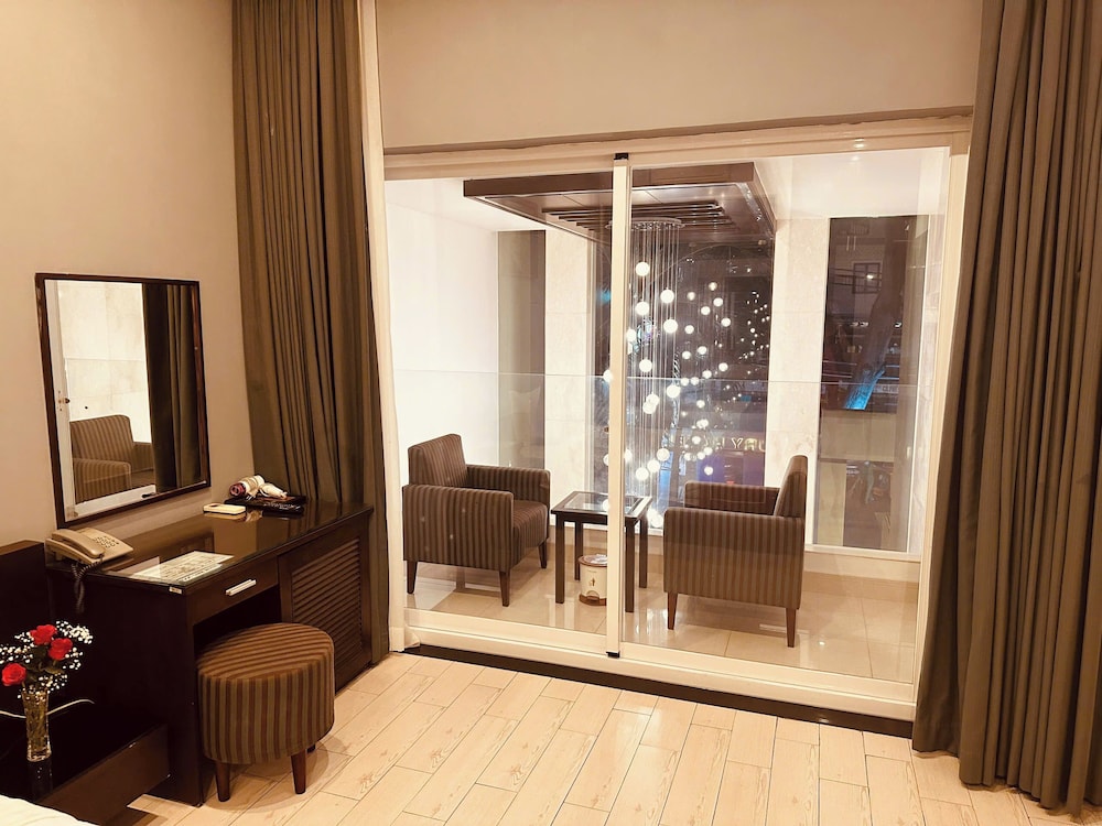 Ngoc Linh Luxury Hotel 38/48