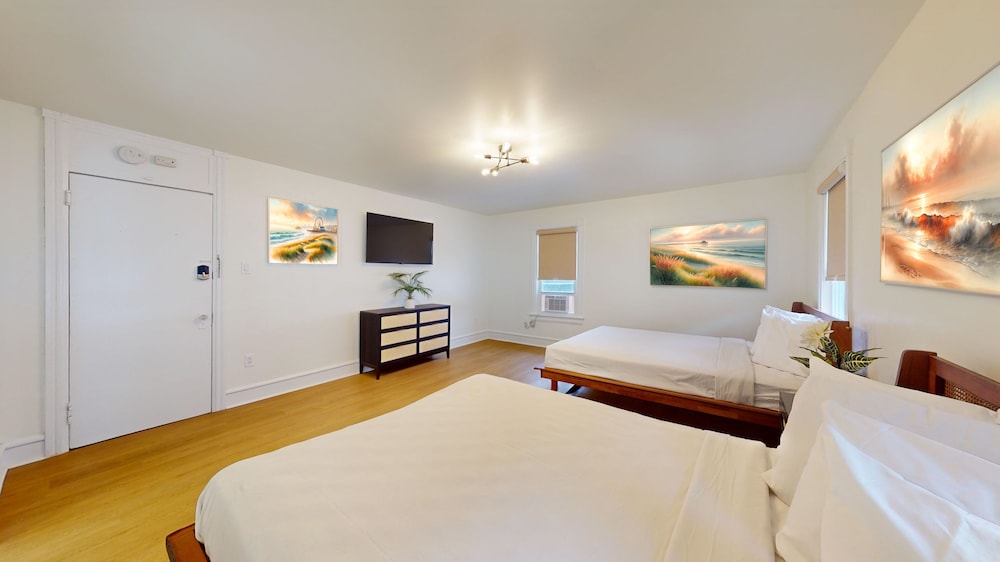 Ocean Breeze Hotel 32/61