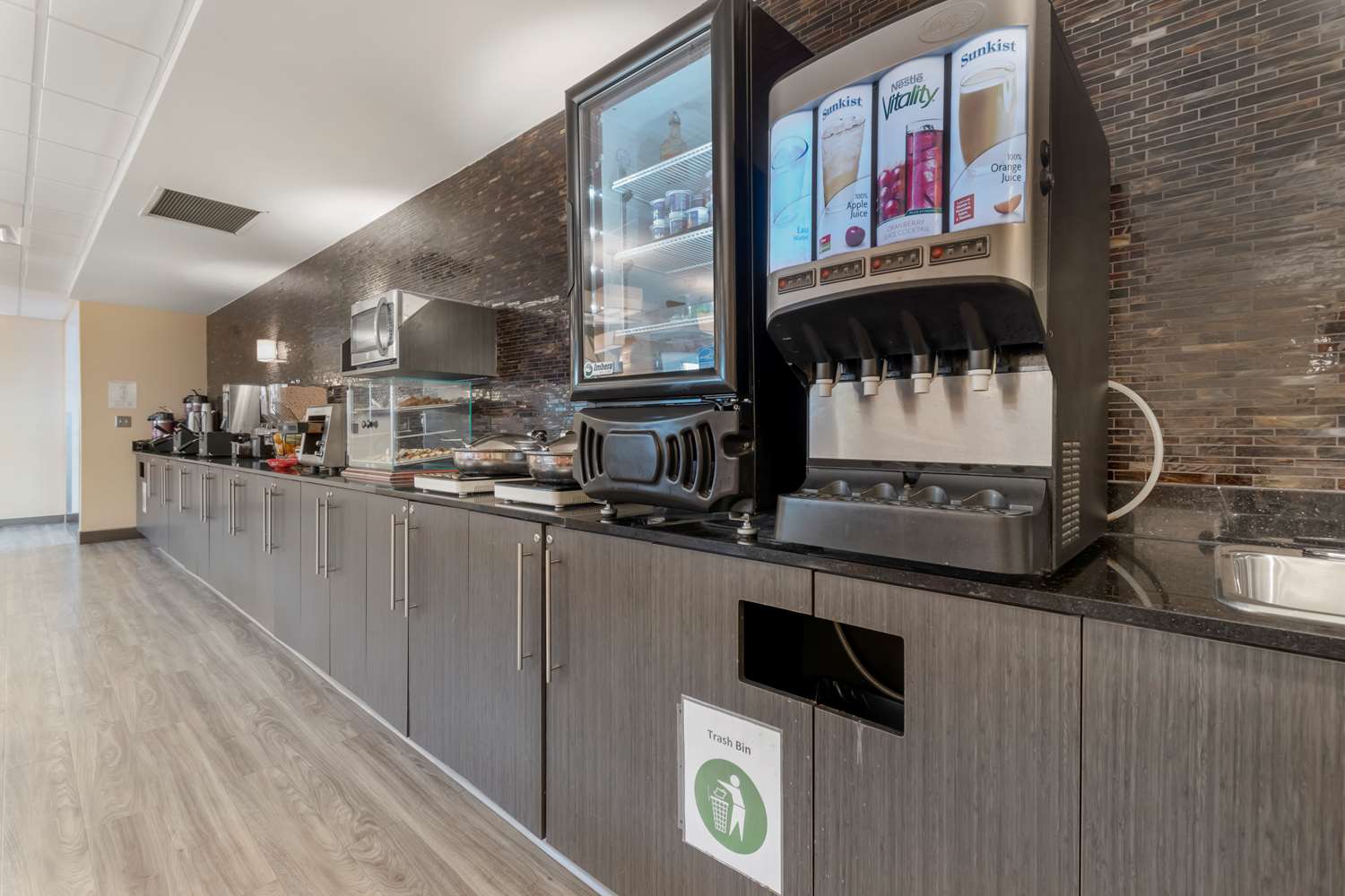 Best Western Plus Airport Inn and Suites 40/46