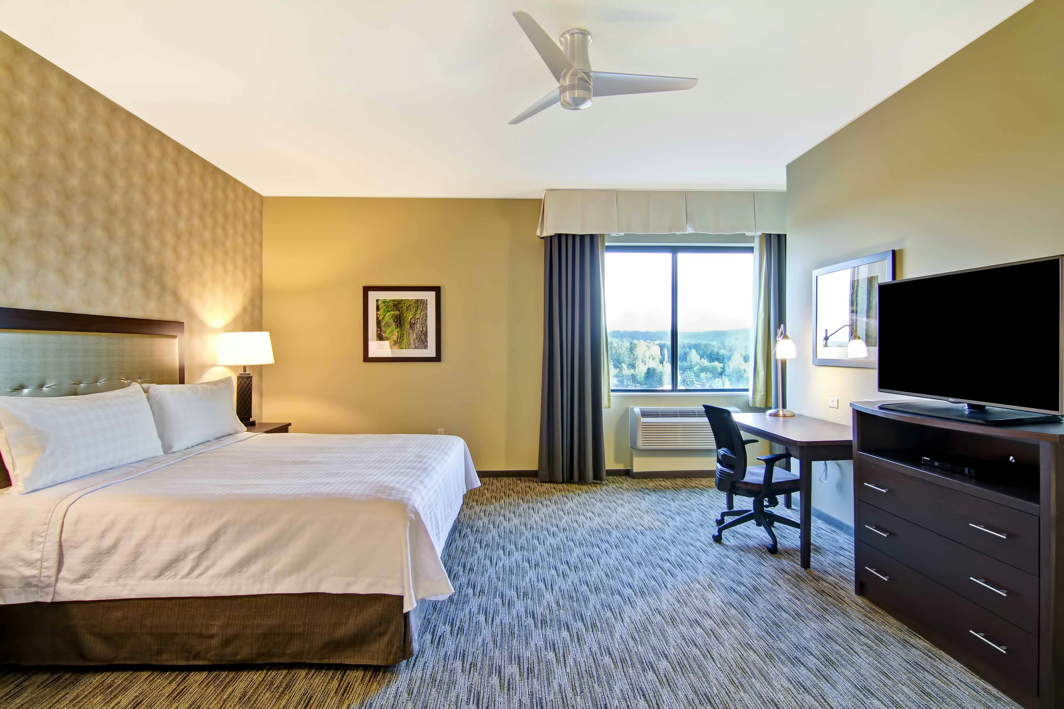 Suite, 1 King or 2 Queen Beds