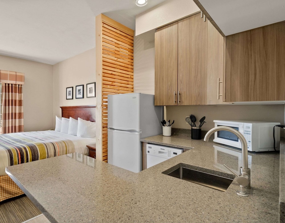 Country Inn & Suites By Radisson Greeley Co 32/40