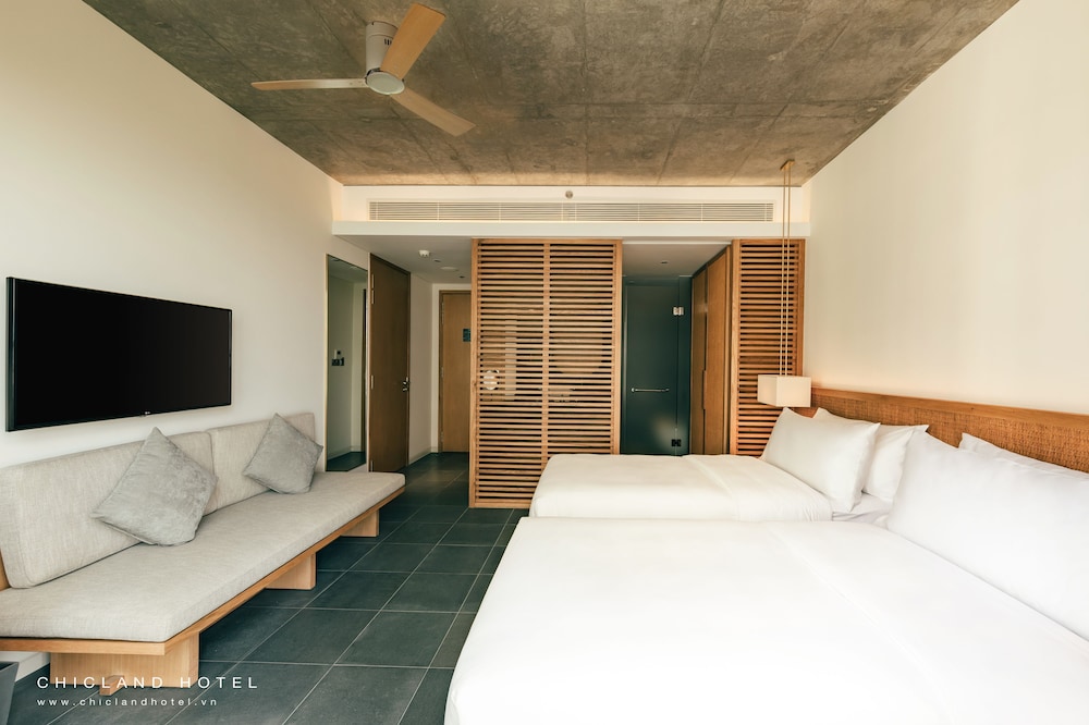Chicland Da Nang Beach Hotel 28/72