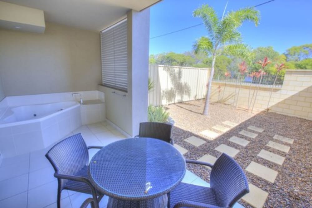 1770 Lagoons Central Apartment Resort 30/50