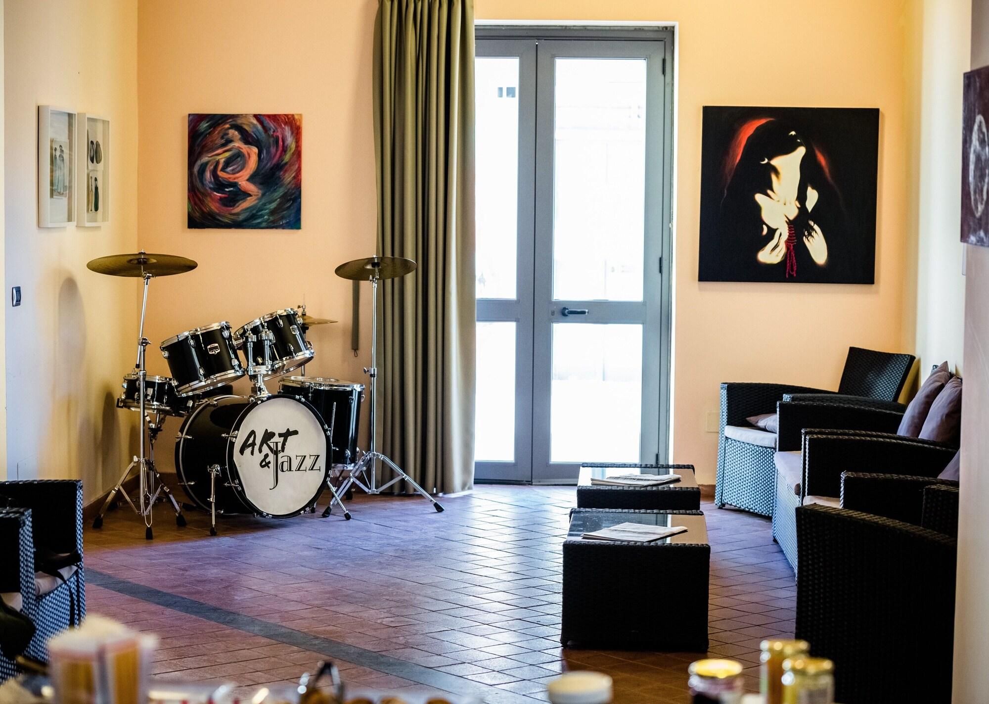 Art Jazz Hotel 72/87